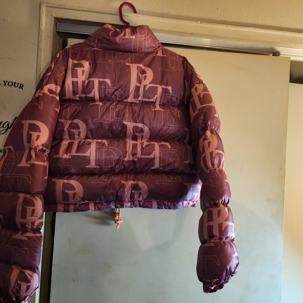 PrettyLittleThing Pink Puffer Jacket with Logo - Picture 3 of 5